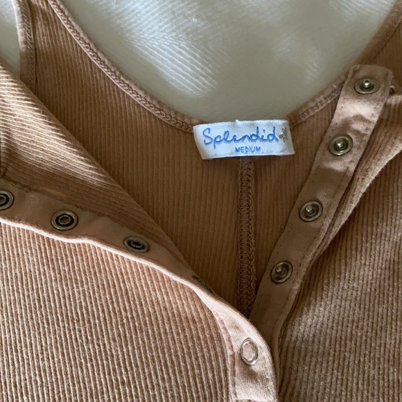 Micro rib tank fitted Henley tank top with snaps - Picture 5 of 5